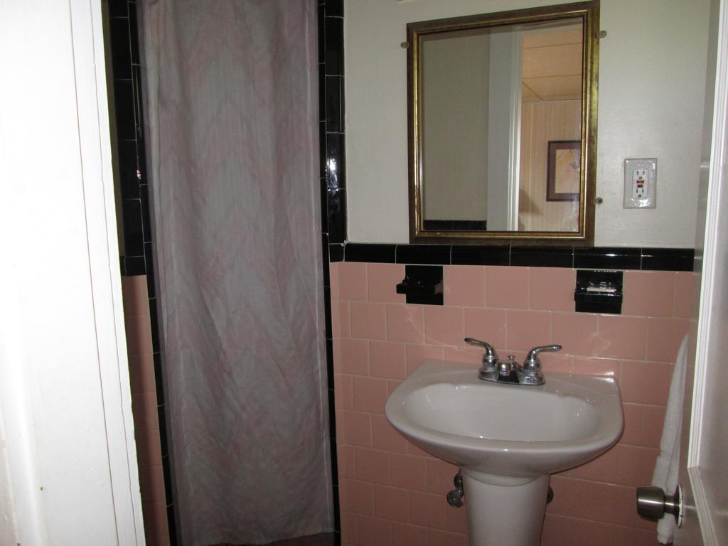 Royale Coach Motor Lodge Hampton Δωμάτιο φωτογραφία