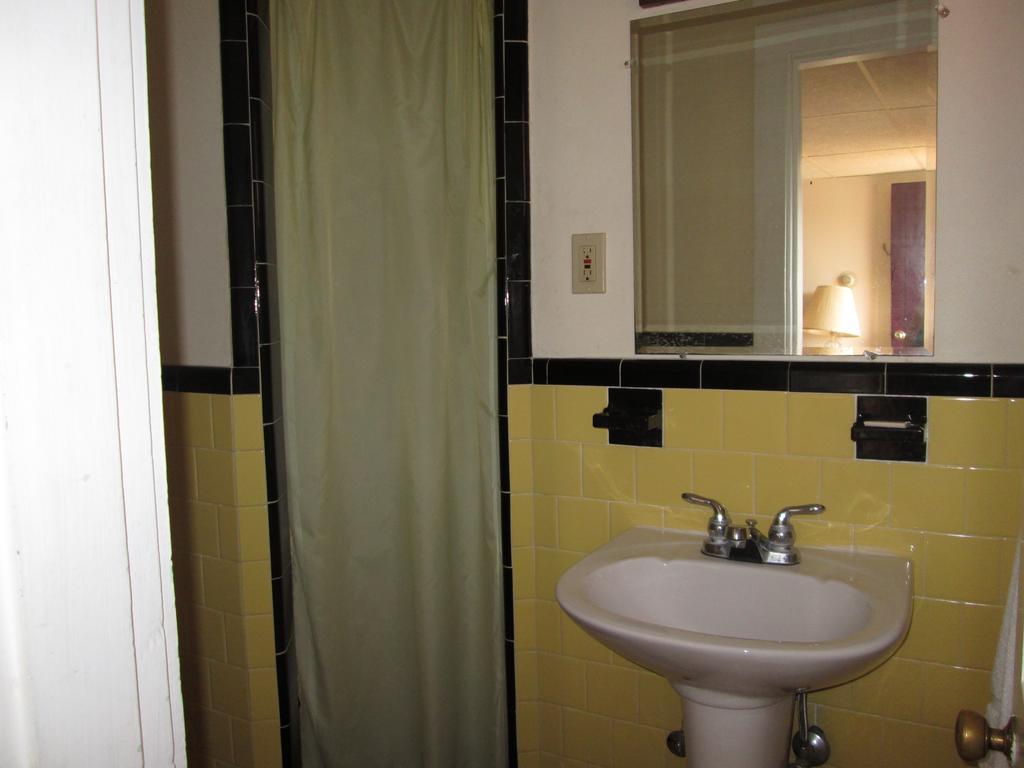 Royale Coach Motor Lodge Hampton Δωμάτιο φωτογραφία